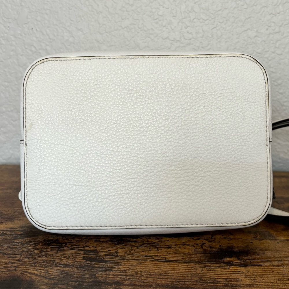 Kate Spade Leather Marti Small Bucket Bag Shoulder Crossbody White Silver - Picture 7 of 12
